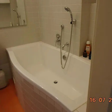 Juwink Apartment *